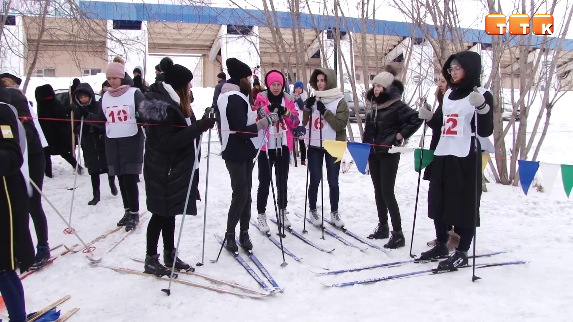 Темиртауские студенты соревновались в лыжной эстафете