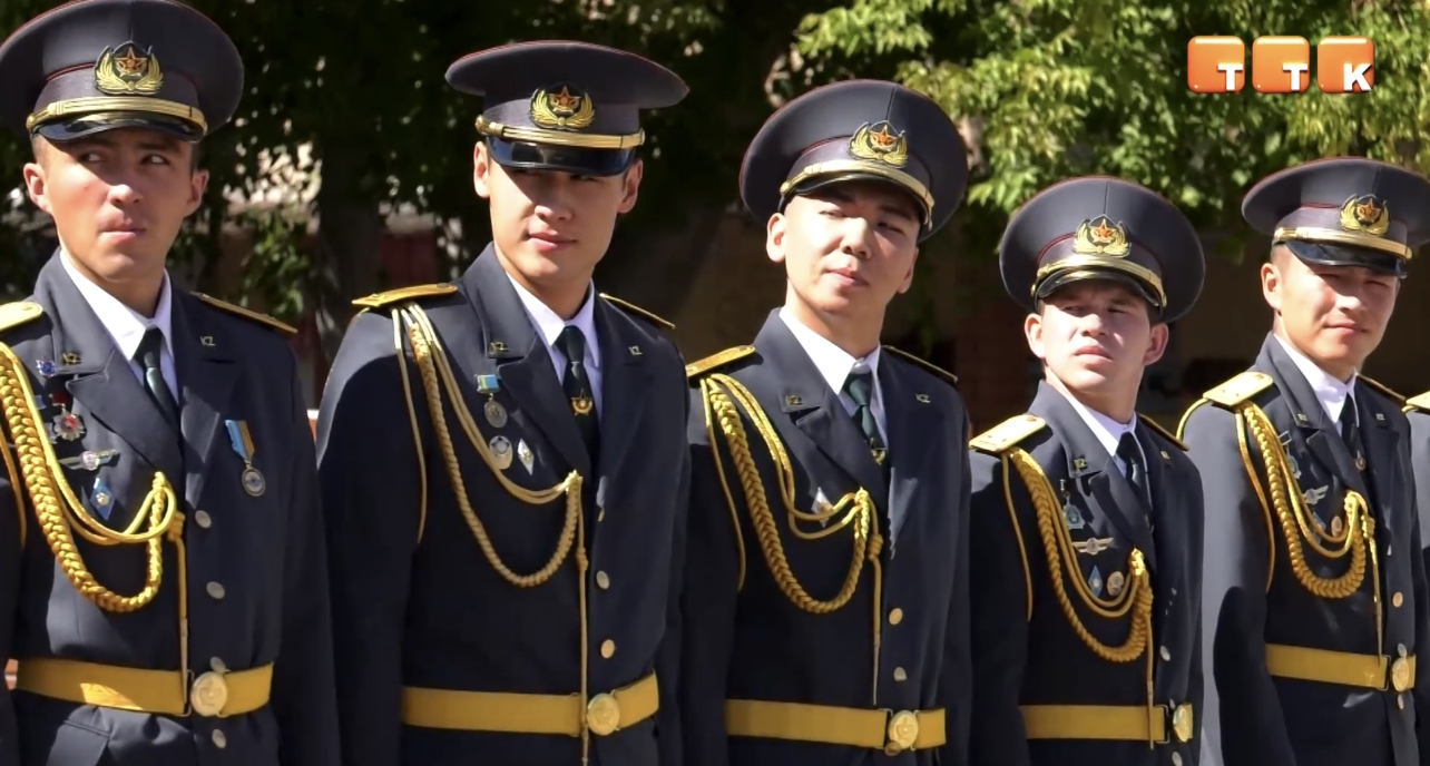 Зачислены в состав офицерского корпуса