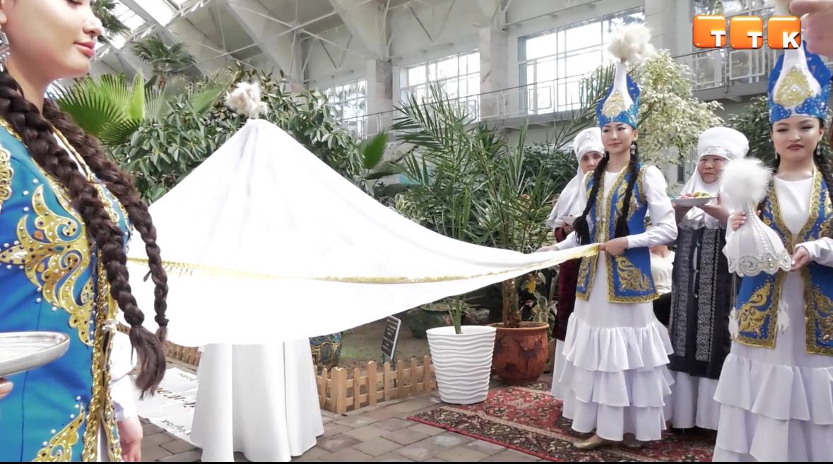 По казахским традициям и обрядам